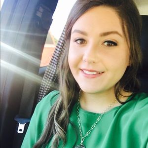 Meet your Posher, Brooke